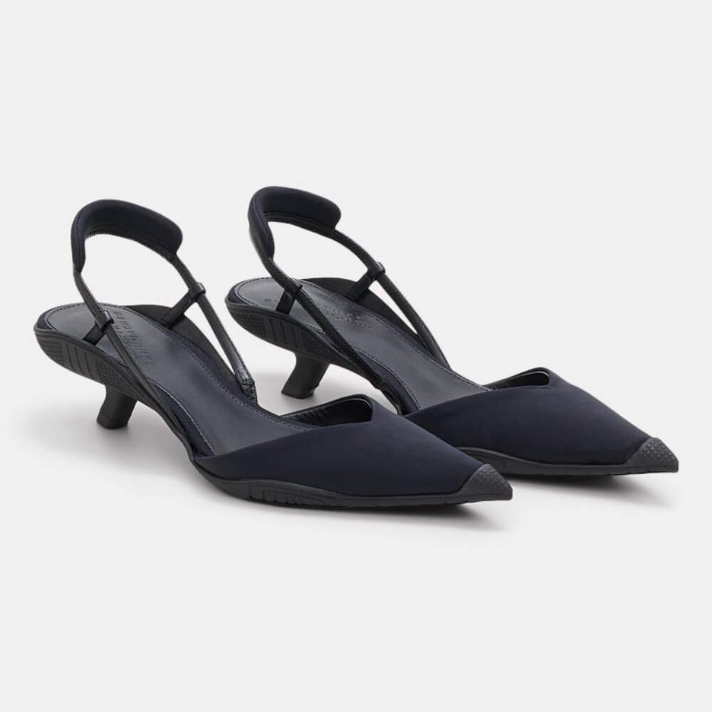 Pointed Slingback Kitten Heel in Navy